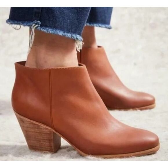 NEW! Rachel Comey Mars Leather Ankle Boots in Whiskey NWT Sz. 9.5 - Picture 1 of 10